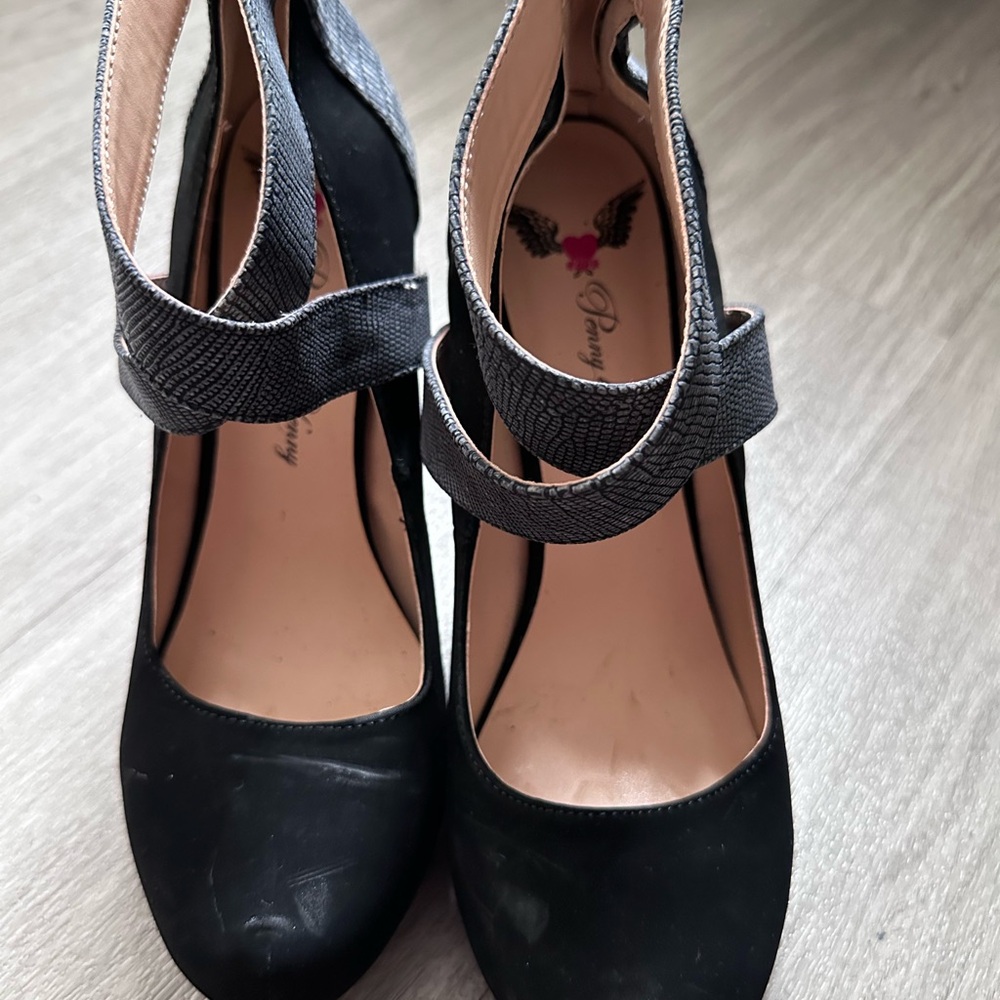 Penny Loves Kenny Black Heels Classic Design
